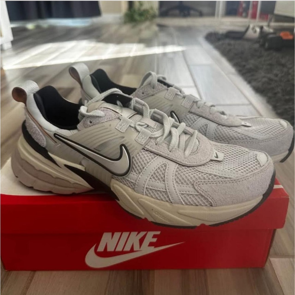 Nike Women’s V2K Running Shoes